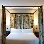 Hotell De 4*