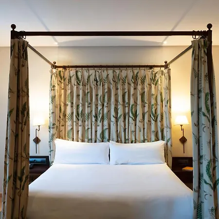 Hotel De 4*