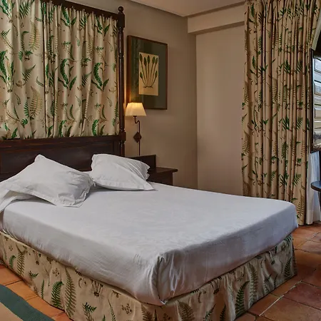 索斯德尔雷卡托利科帕拉朵酒店 4*