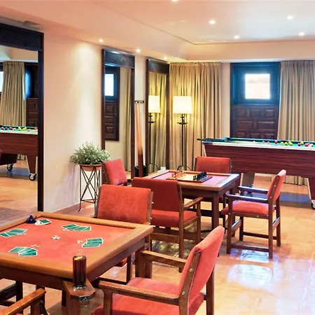 Hotel De 4*
