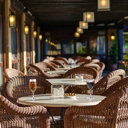 Hotel De 4*